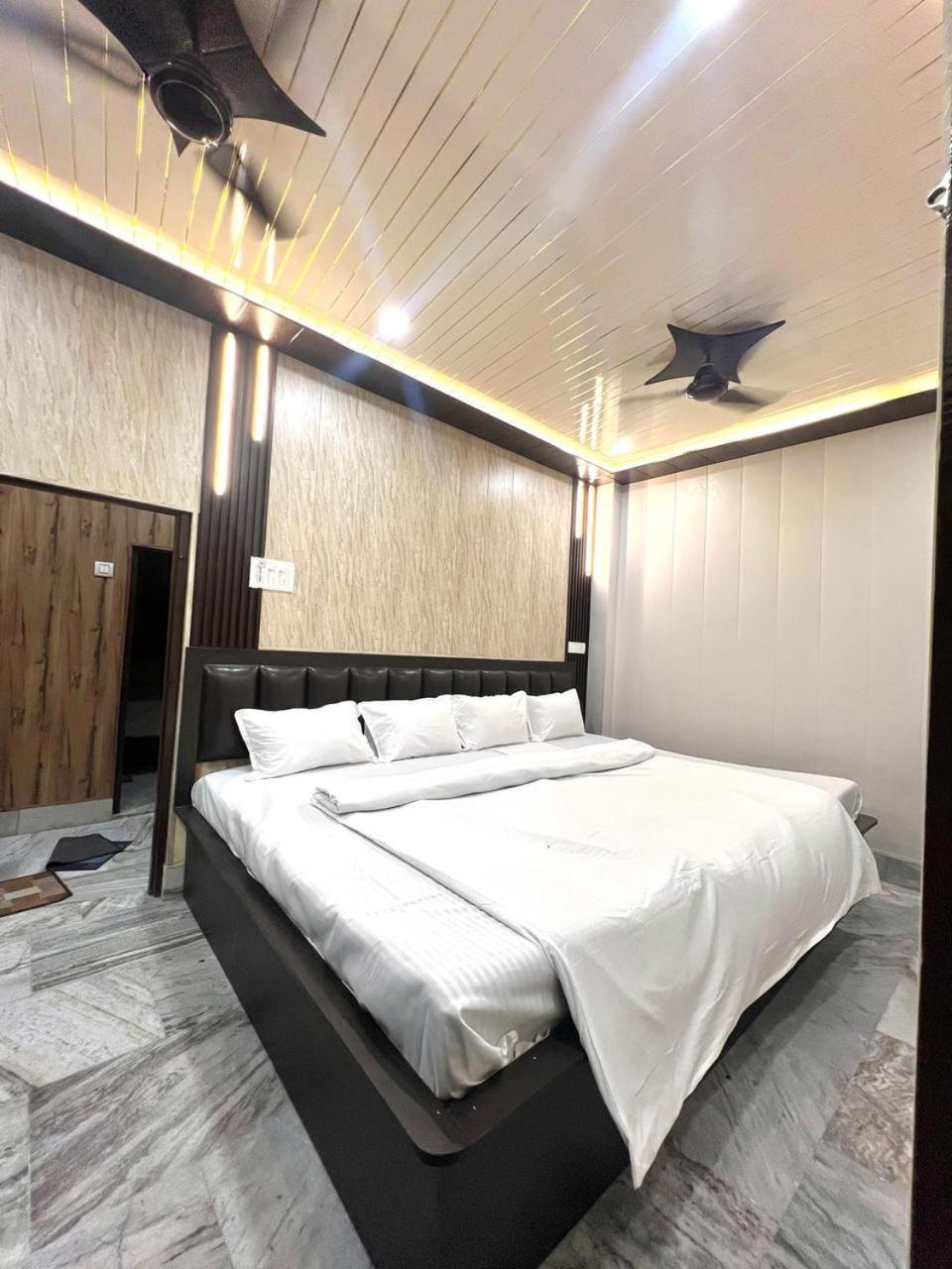 Durga P Guest House Near Harishchandra Ghat Bénarès Extérieur photo
