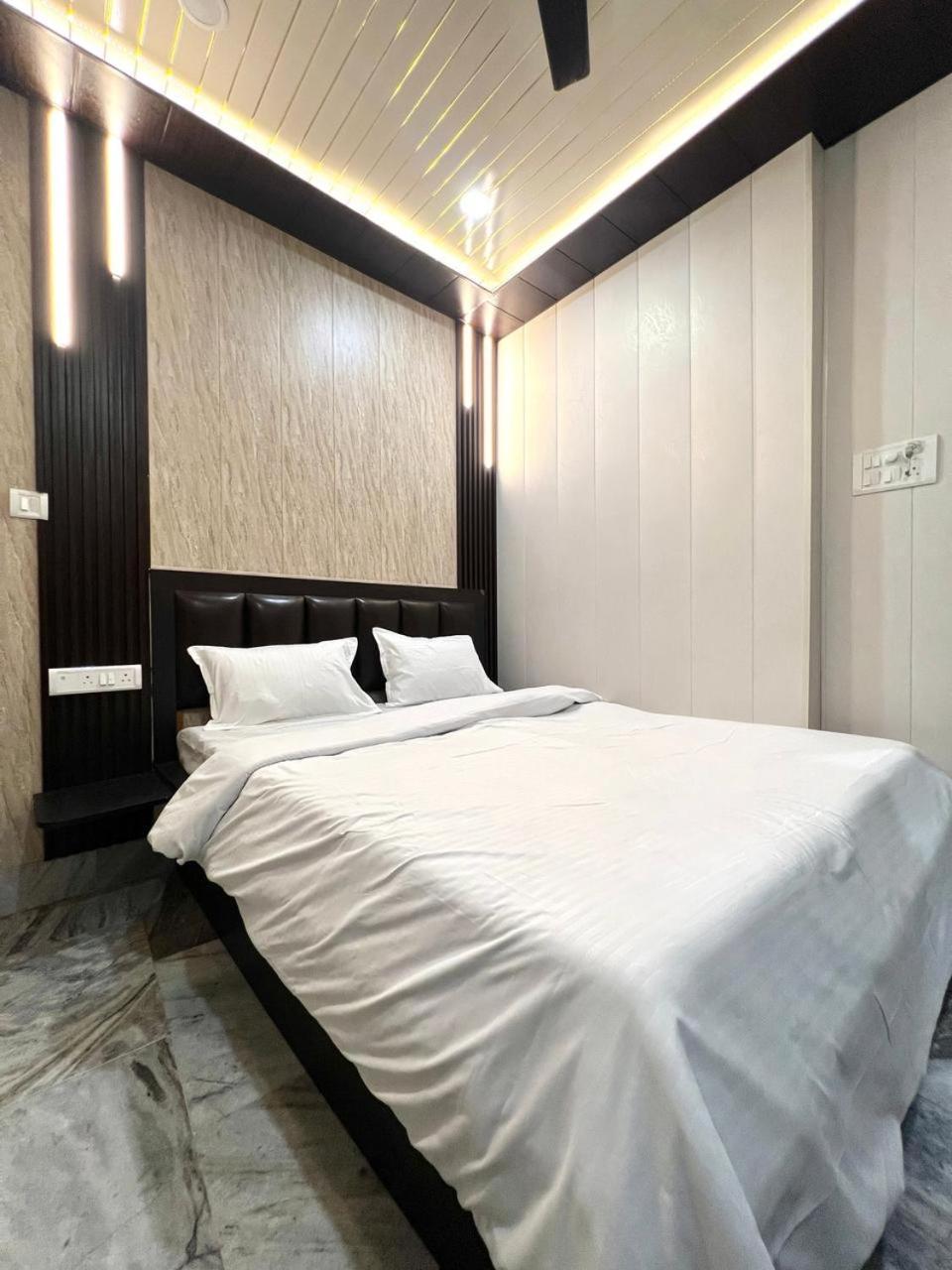 Durga P Guest House Near Harishchandra Ghat Bénarès Extérieur photo