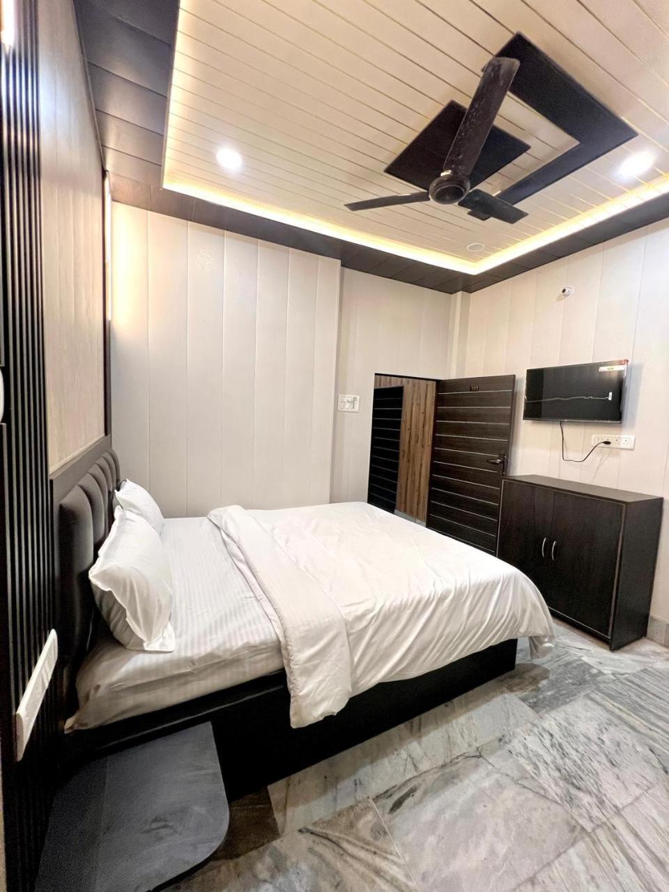 Durga P Guest House Near Harishchandra Ghat Bénarès Extérieur photo